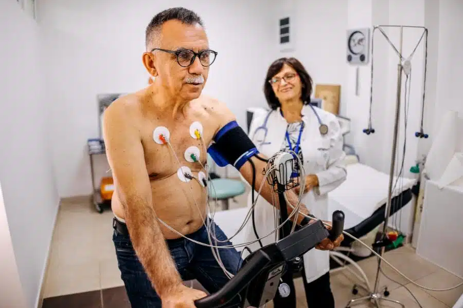 Physical activities to live longer with heart disease